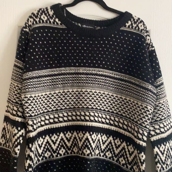 Sweater - Picture 4 of 4